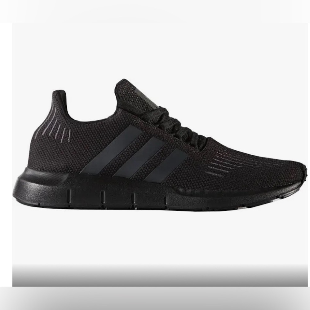 Adidas Original Swift Run | 5Y (Big Kids) | Black